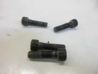 B5. Suzuki GS 1100 G Schraube Kettenrad Antrieb M8 x 20 mm 07110-08305 - Bild 3