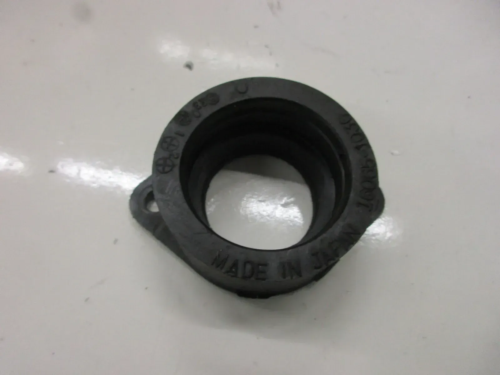 1. Kawasaki Z 1000 ZRT 00 A Ansaugstutzen Vergaserstutzen Gummistutzen 16065-103 - Bild 1