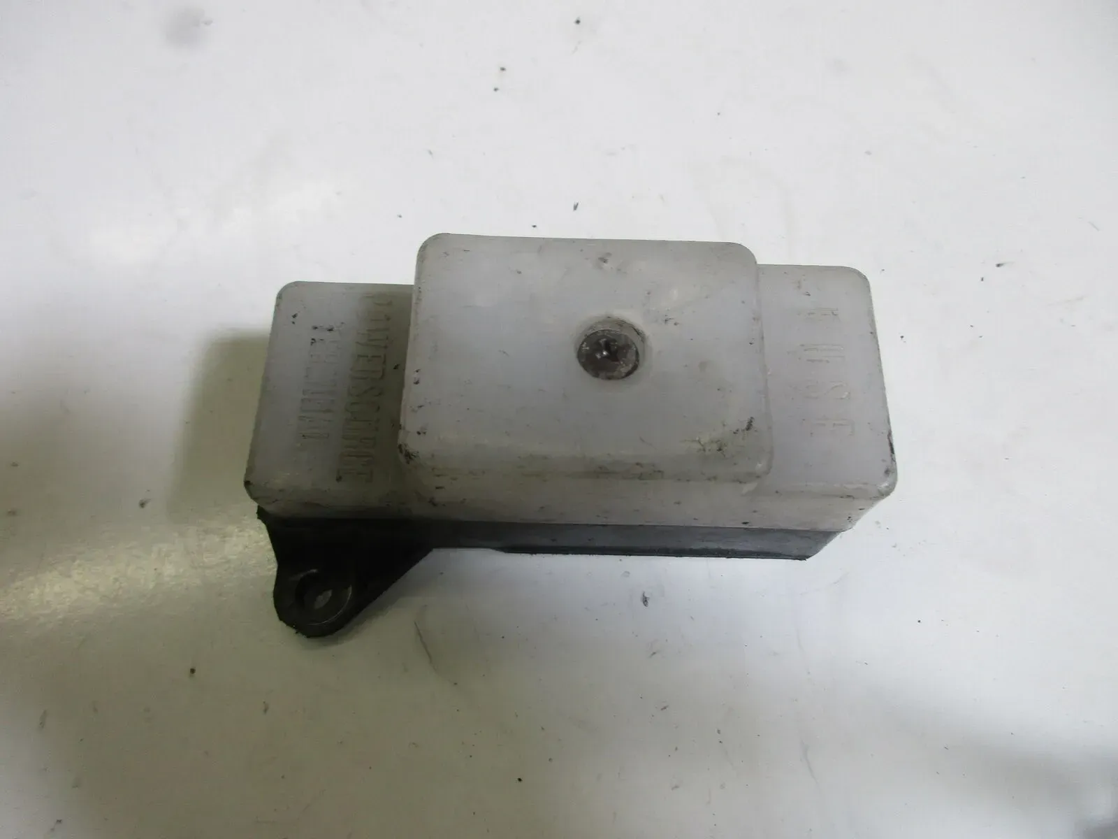 7. Suzuki GSX 600 F GN 72 B Sicherungskasten Sicherungsbox Sicherung fuse - Bild 1