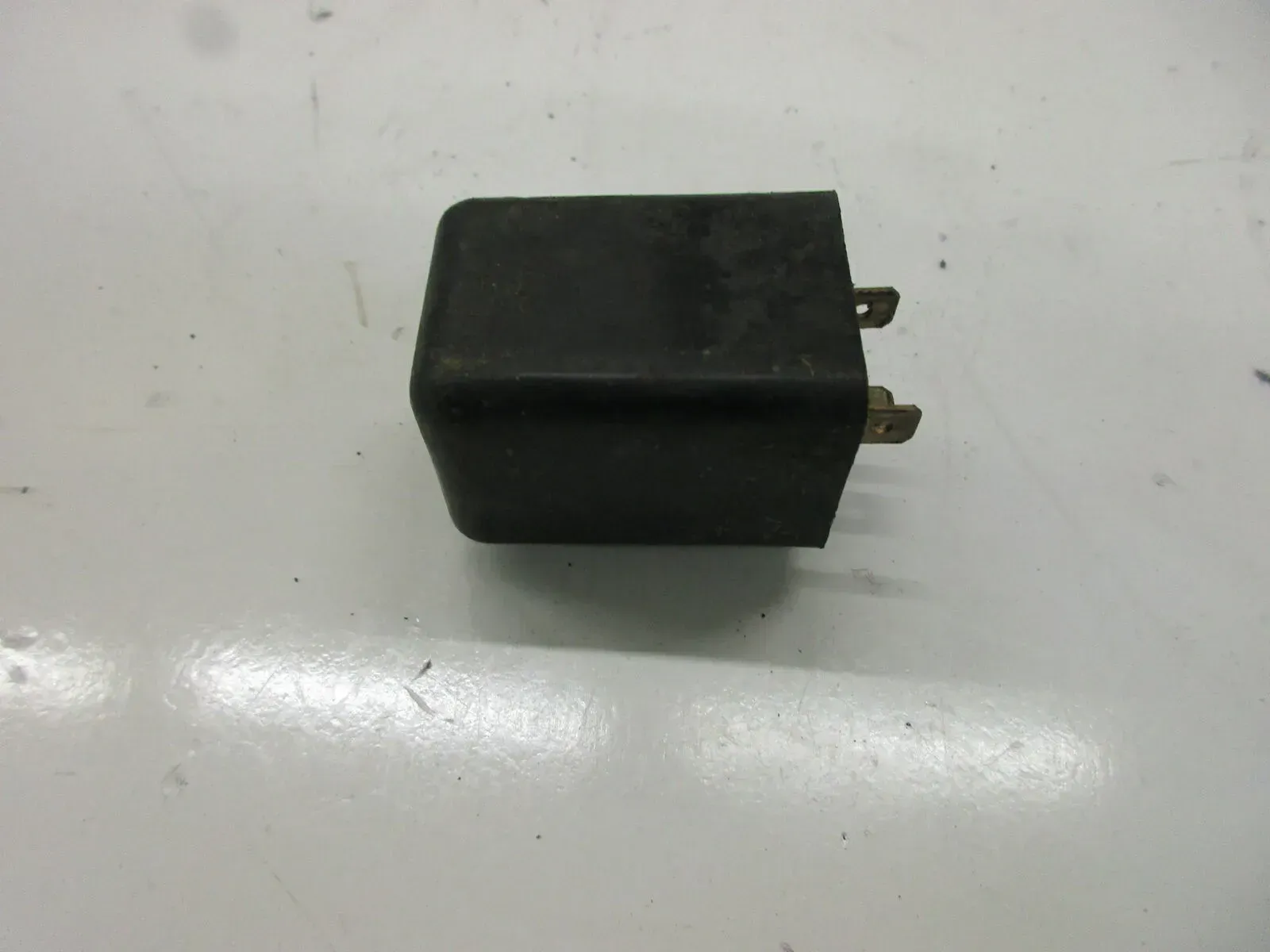 1. Kawasaki KLR 250 D KL Relais Blinker Blinkgeber Blinkerrelais flasher - Bild 1