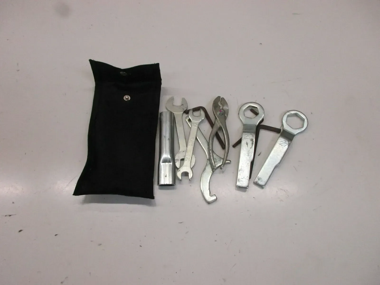Kawasaki ER-6 F ABS EX650E Bordwerkzeug Werkzeug Werkzeugtasche Spezialschlüssel - Bild 1
