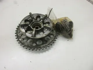 Kettenradträger mit Ruckdämpfer 5. Suzuki GSX 600 F GN 72 B  Felge ANtriebsgummi - Bild 3