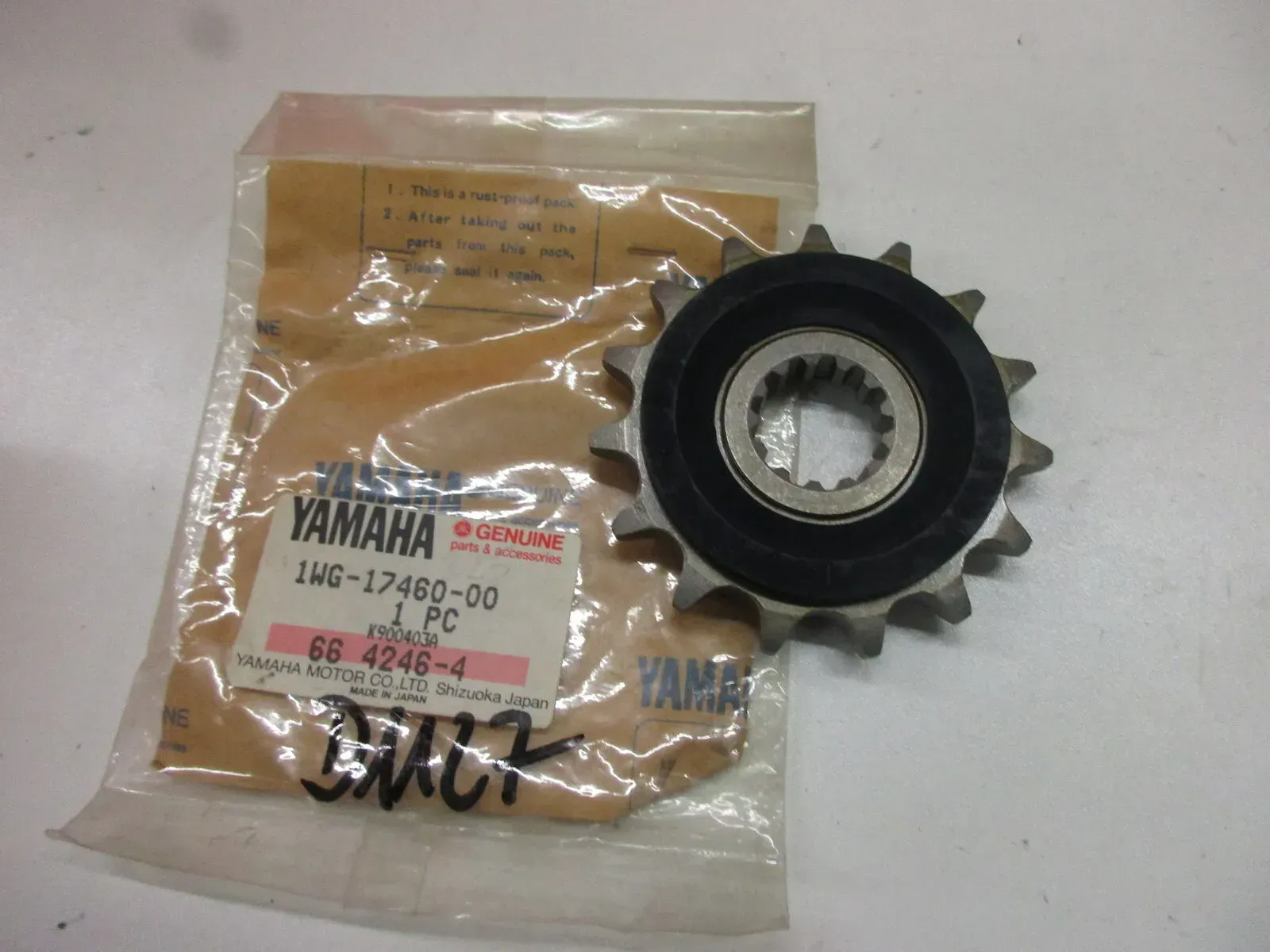 Kettenrad 1WG-17460-00 D1127. Yamaha FZR 400 Antriebskettenrad 15T Ritzel - Bild 1