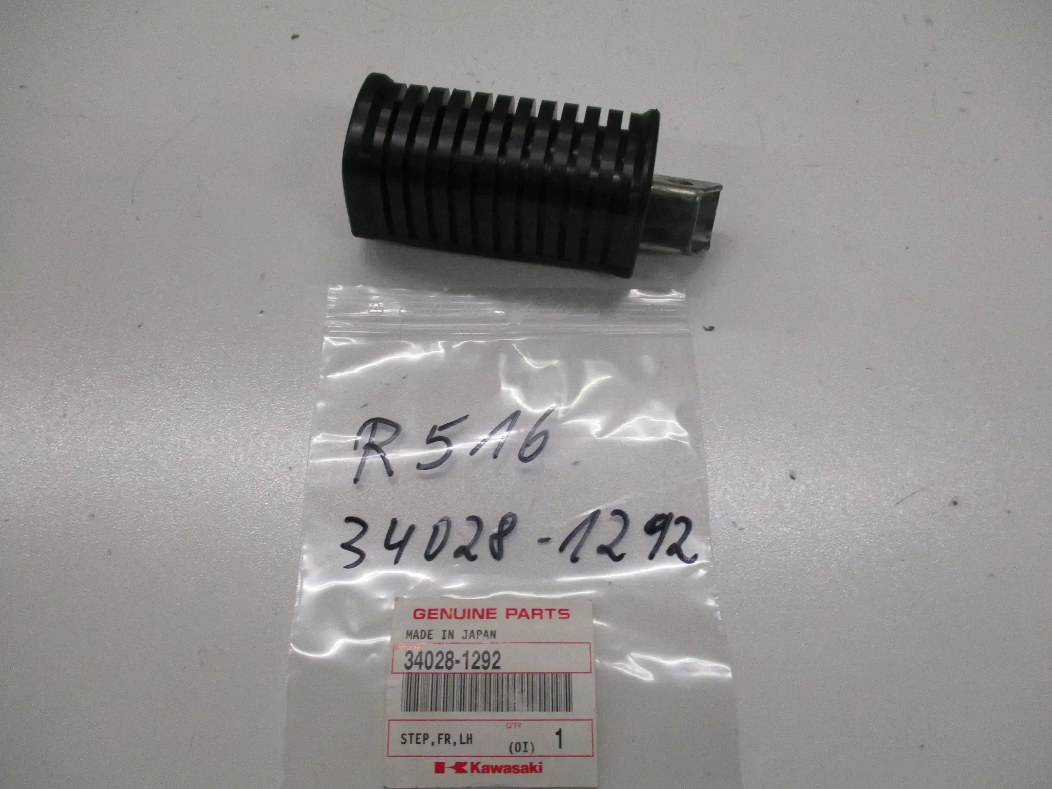 R516 Kawasaki Z 440 A_550 C Fußraste vorne links 34028-1292 - Bild 1