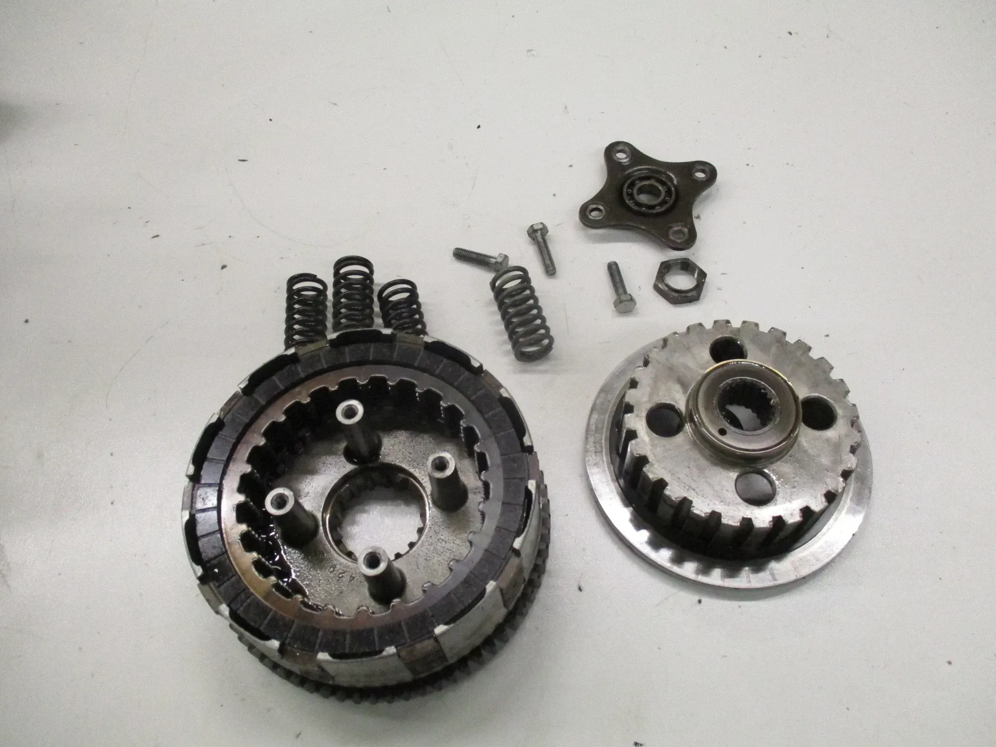 3. Honda FT 500 PC07 Flat Track Kupplung Lamellen Korb klein groß - Bild 1