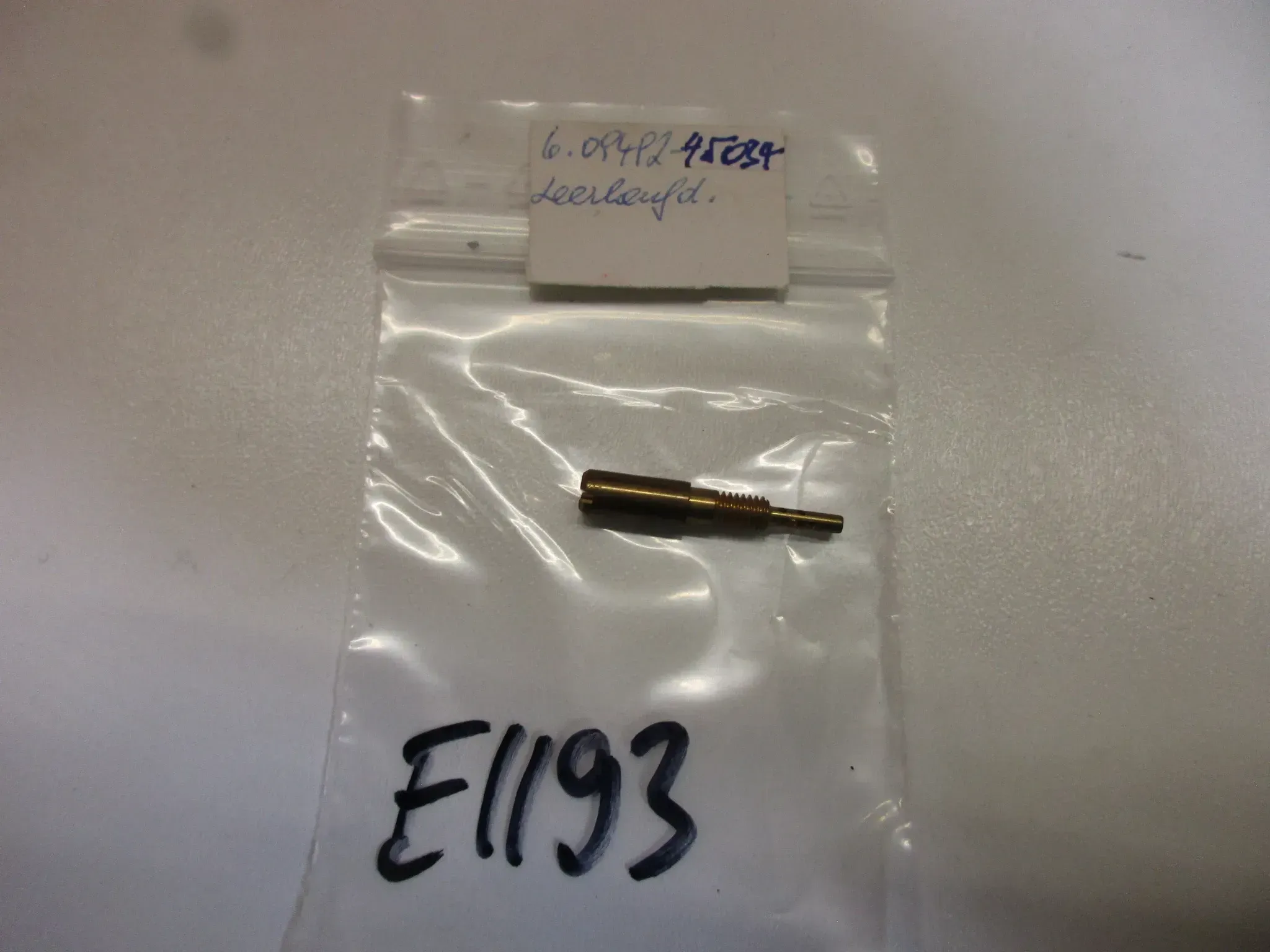 E1193 Suzuki RM-Z 250 Vergaserschraube Vergaser 09492-45039 Einstellschraube - Bild 1