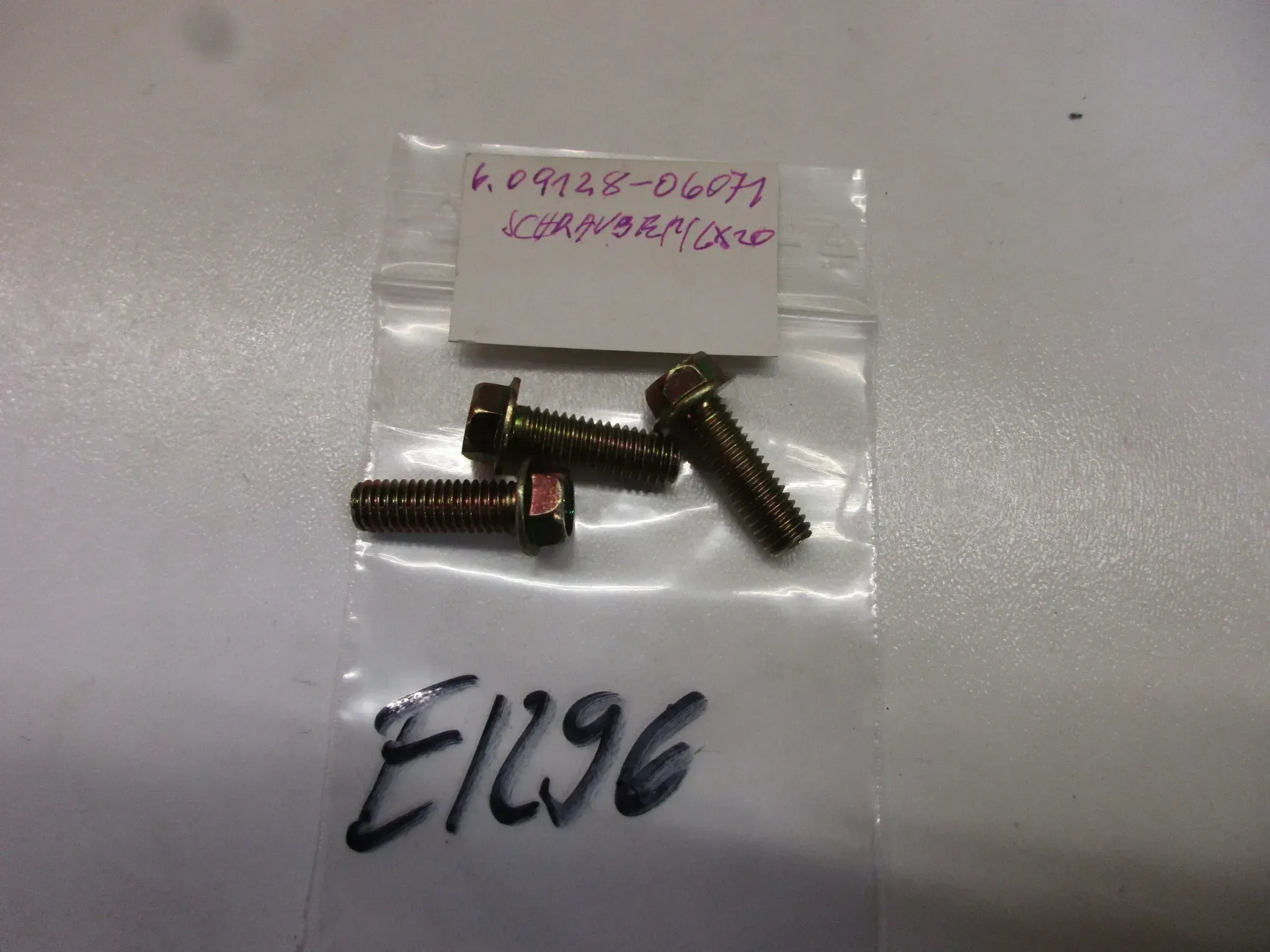 E1279 Suzuki Schrauben Motor M6 x 19 mm Kurbelgehäuse 09128-06071 bolt - Bild 1