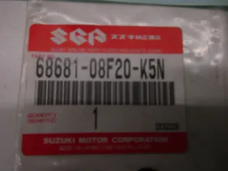 E1707. Suzuki GSX 600 F Aufkleber Dekor 68681-08F20-K5N Verkleidung Emblem Logo - Bild 4