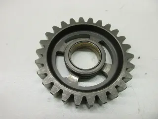 A31. Suzuki GS 250 T Zahnrad Antriebsrad Motor Getriebe Ritzel 24320-11300 - Bild 2