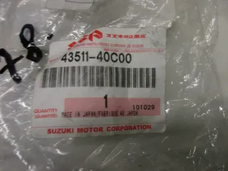 A8. Suzuki GSX-R 1100 W Fußraste rechts Aufnahme Fussraste footrest 43511-40C00 - Bild 4