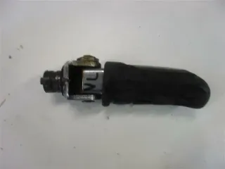 HONDA VF 750 F RC15 FUßRASTE VORNE LINKS FUSSRASTE FAHRERRASTE FOOTREST - Bild 2