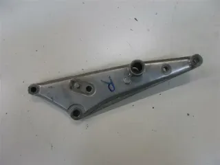 1. HONDA CB 650 RC03 FUßRASTENHALTER HINTEN RECHTS FUßRASTENBRÜCKE HALTER - Bild 2