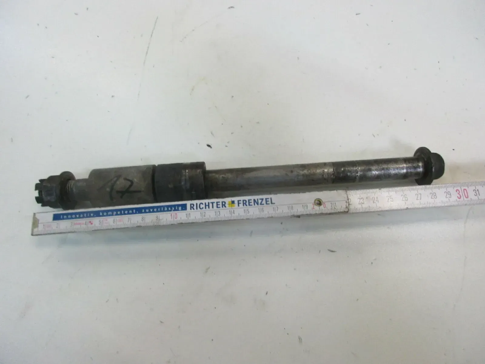 1. Honda CB 250 N_T Steckachse hinten Achse Hinterrad Axle Wheel Felge - Bild 1