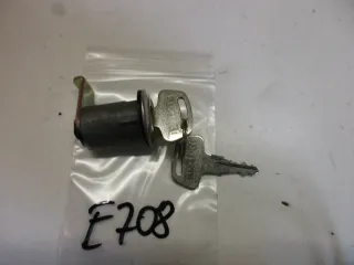 E708. Suzuki CS 50 CS 80 Schloss vorne 92130-02110 Frontkasten Schlüssel Staufach - Bild 4