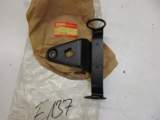 E137. Suzuki GS 750 GS 750 E Scheinwerferhalter Lampenhalter 51540-45000-291 links Träger - Bild 2