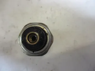 Öldruckschalter Schalter 3. Suzuki GSX 750 F GR 78 Motoröl Sensor Druckschalte - Bild 3