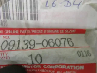 B59. Suzuki DR 250_350 Schraube M6 x 10 mm Auspuff Krümmer Bolzen 09139-06076 - Bild 4