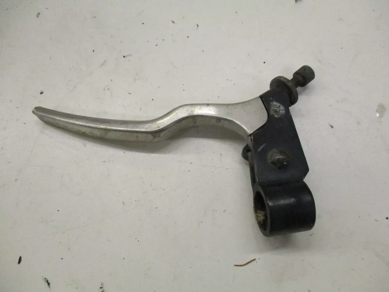 Kupplungshebelhalter 1. Suzuki RG 80 Gamma NC11A Kupplungshebel Kupplungsarmatur - Bild 1