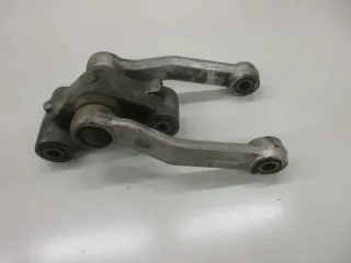 10. Kawasaki GPZ 600 R ZX600A Federbeinumlenkung Aufnahme Stoßdämpfer Schwinge - Bild 2