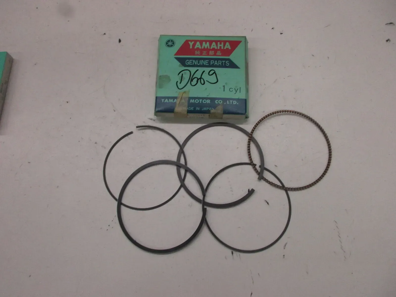 Kolbenringsatz D669. Yamaha XT 600 XV 1600 Kolben 34L-11610-00 Kolbenringe pisto - Bild 1