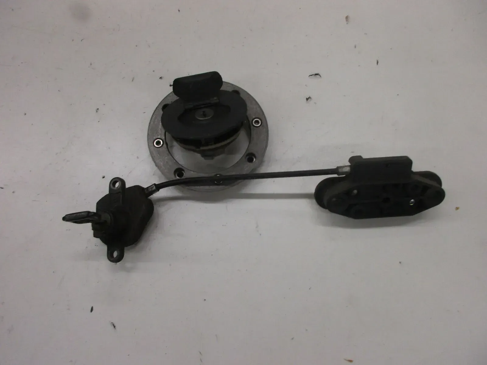Tankdeckel Suzuki GSX 750 F GR 78 A Sitzbankschloß mit Schlüssel Schloßsatz - Bild 1