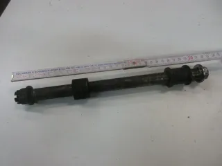 O1. Honda CB 650 RC 03 Steckachse (1) hinten Achse Hinterrad Axle Felge Wheel - Bild 1