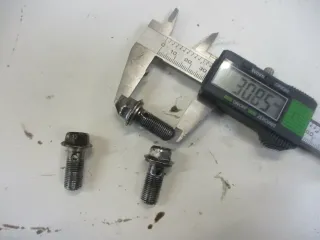 1. Suzuki GSX-R 1100 GSXR GU 74 C Schrauben M10x30 Bremsleitung Bremssattel - Bild 1