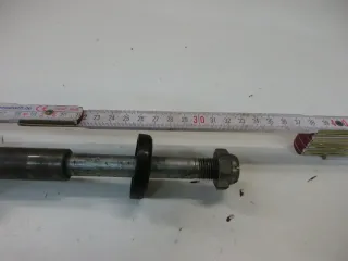 O1. Honda CB 400 N_T Schraube Achse Bolzen Motor Motorschraube Rahmen - Bild 2