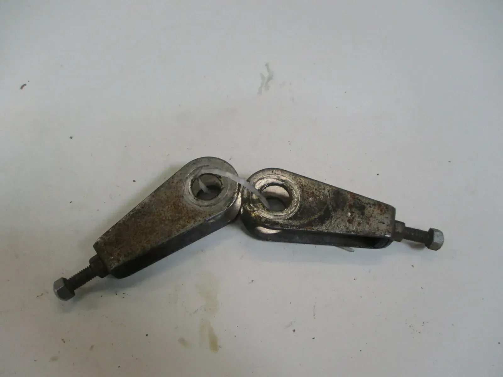 4. SUZUKI GSX 400 E GK 53 C Kettenspanner Antriebskettenspanner rechts links - Bild 1