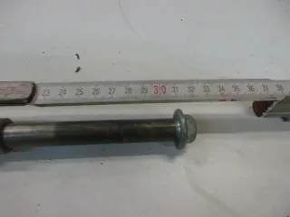 O2. Honda CB 450 S PC17 Achse (1) Schraube Rahmen Schwinge Bolzen axle - Bild 2