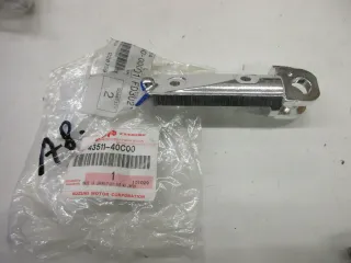 A8. Suzuki GSX-R 1100 W Fußraste rechts Aufnahme Fussraste footrest 43511-40C00 - Bild 1