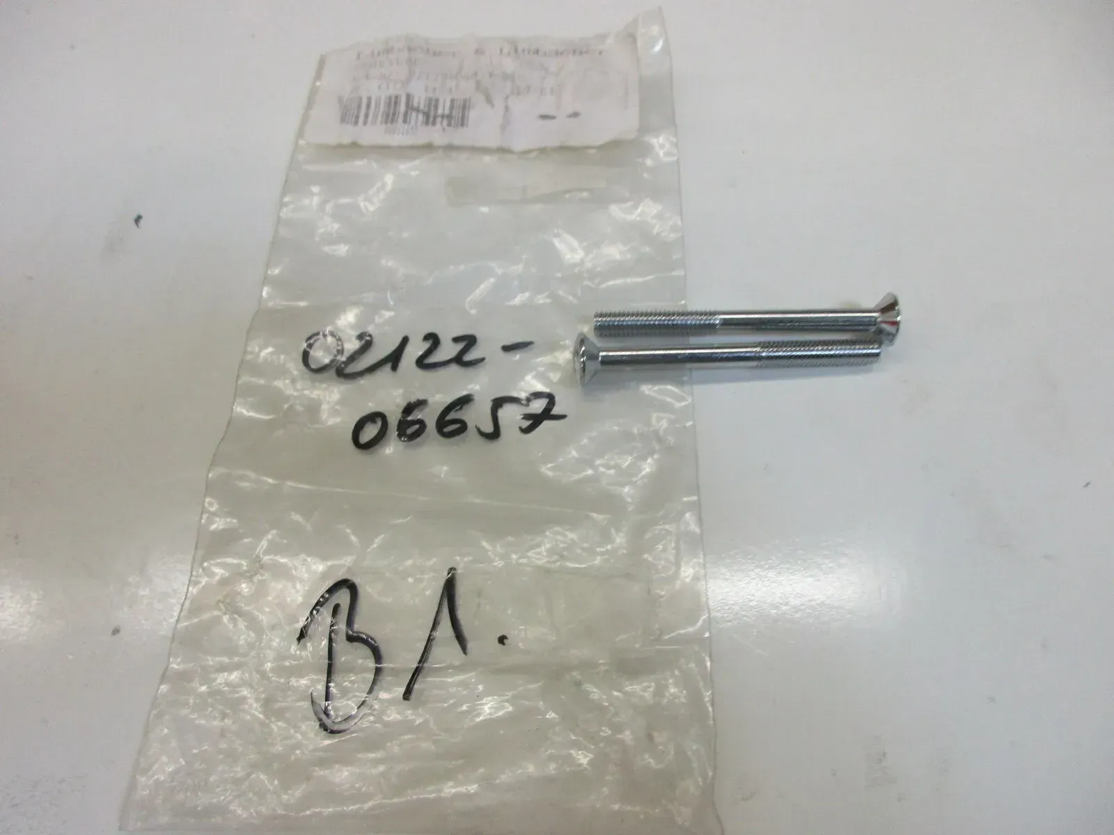 B1. Suzuki GS 550 GS 1100 G Schraube M6 x 65 mm Bolzen Lenker 02122-06657 - Bild 1
