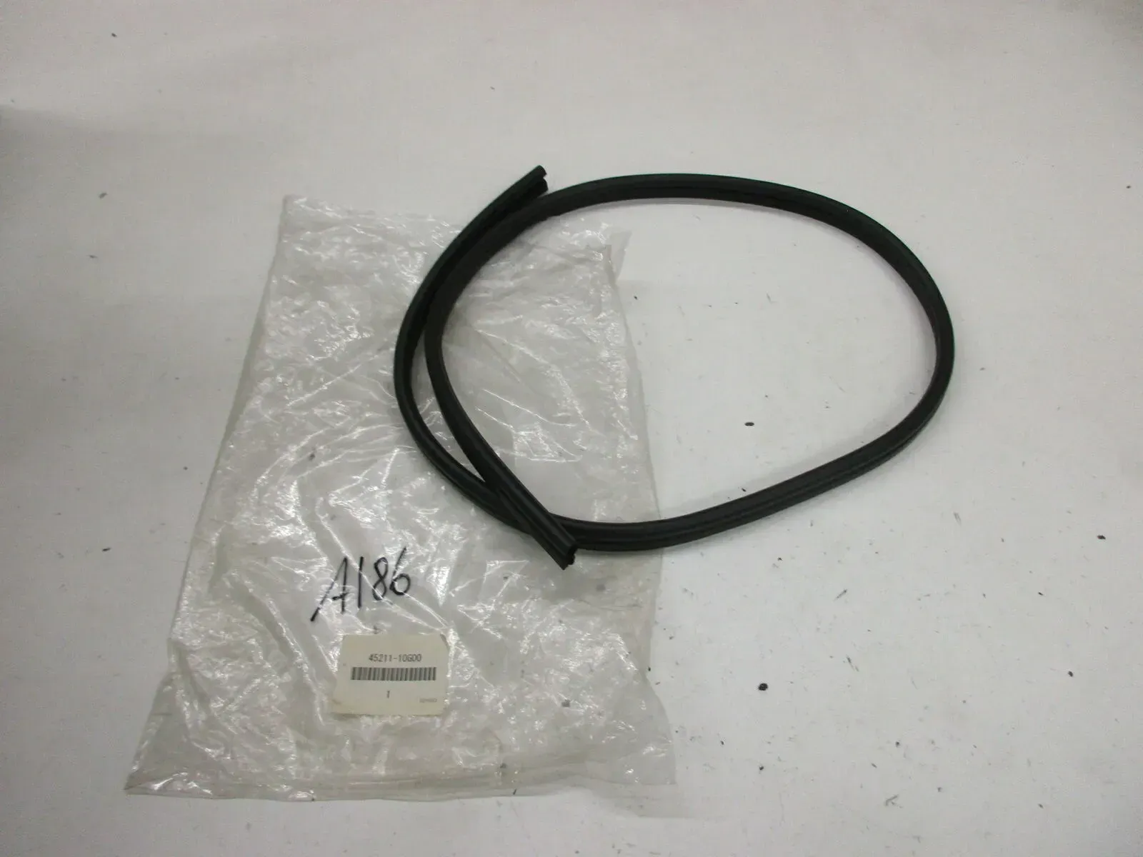 A186. Suzuki AN 650 Dichtung Gummiband Sitzbank Sitz Profil 45211-10G00 - Bild 1