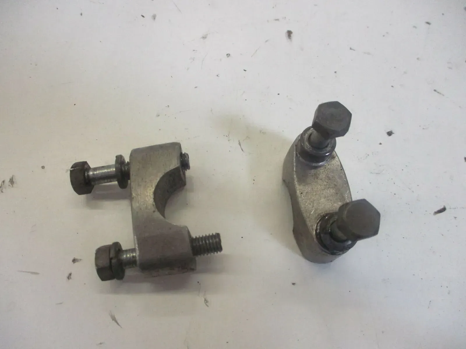 Kawasaki KLX 250 LX250B Lenkerklemme Lenkerhalter Halter Klemme Lenker - Bild 1