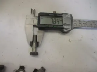 3. Suzuki GS 550 E Bremsscheibenschrauben M8x36 mm Schrauben hinten Bremsscheibe - Bild 2