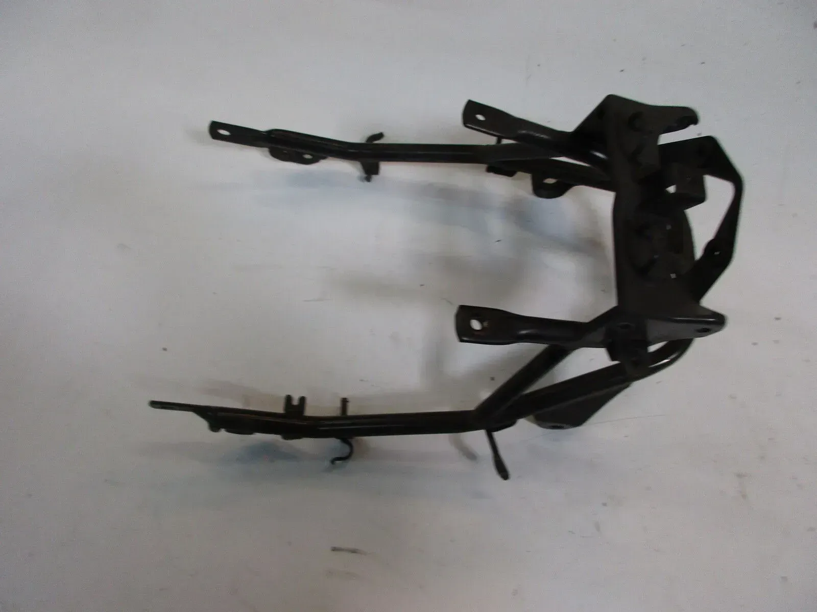 SUZUKI GSX 750 F HECKRAHMEN RAHMEN HECK HILFSRAHMEN SITZBANKHALTER  1 - Bild 1