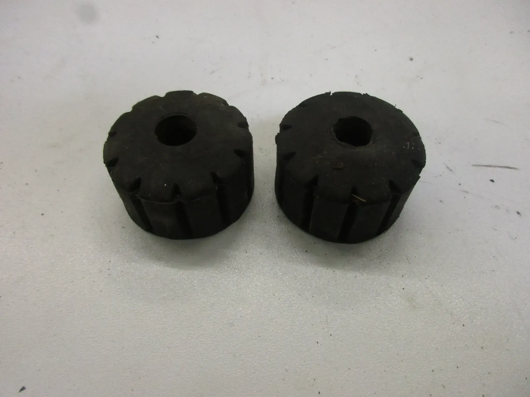 Honda FT 500 PC07 Sitzbankgummi Gummidämpfer Vibrationsdämpfer Dämpfer Sitz - Bild 1