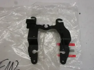 E112. Suzuki GSX-R 750 W Tachohalter Instrumentenhalter 34950-17E00 Cockpit Träger Tacho - Bild 3