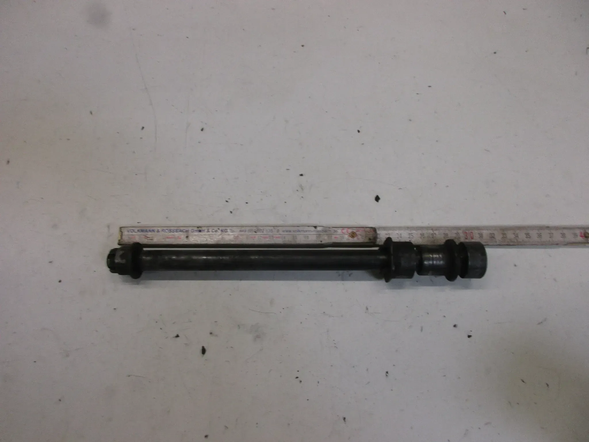 X534. Honda XR 200 R Steckachse Achse 17 mm Hinterrad Felge Bolzen wheel axle - Bild 1