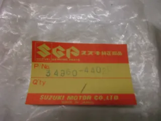 E427. Suzuki GS 400 Blende Tachogehäuse 34960-44020 Instrument Becher Deckel - Bild 4