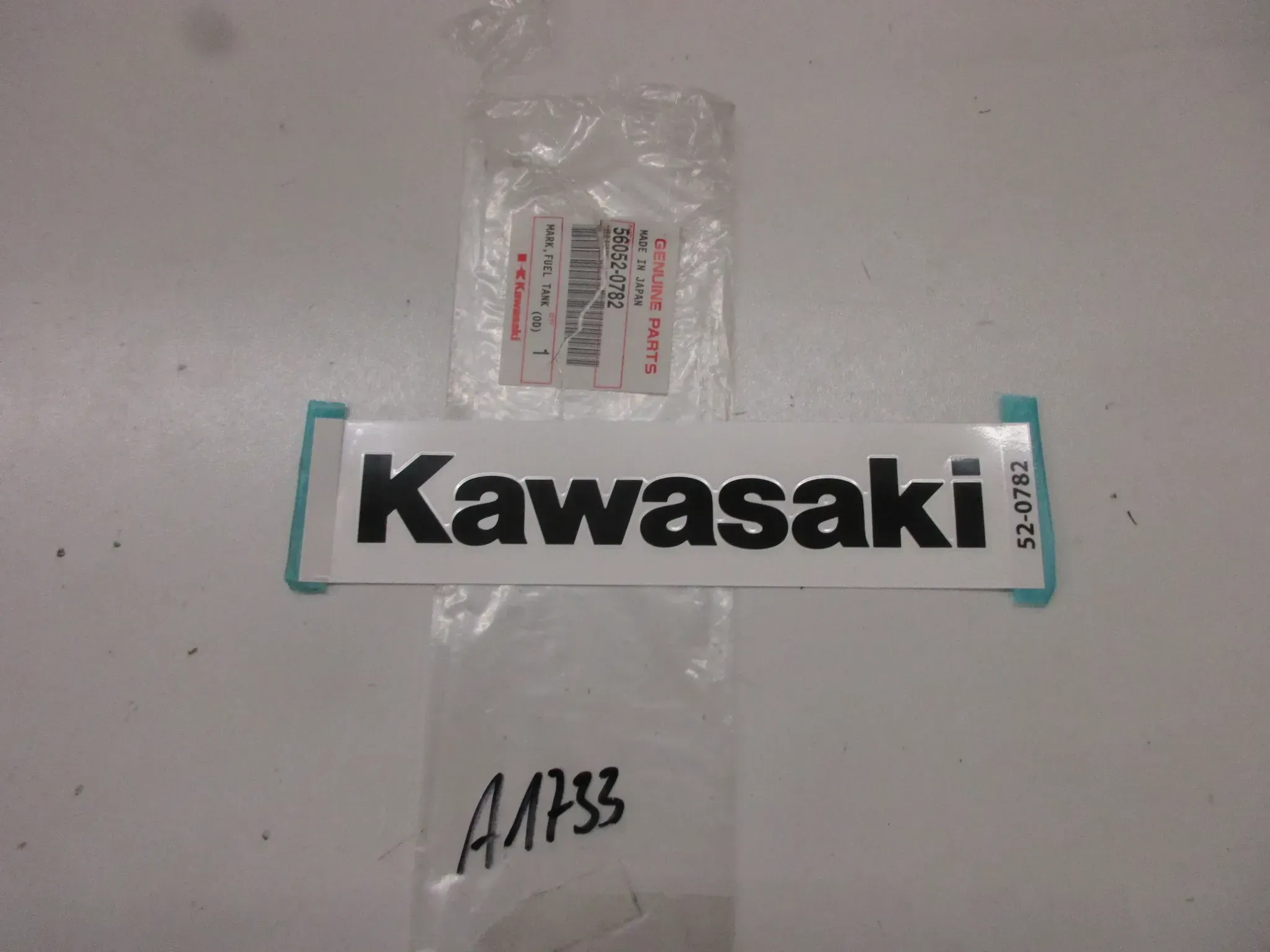 A1733 Kawasaki ER-6F EX650C Aufkleber Verkleidung Emblem 56052-0782 Dekor Original - Bild 1