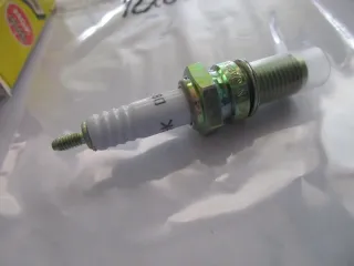 R1858 NGK D8EV BMW Kawasaki Zündkerzen Ø 12 mm Motor - Bild 4