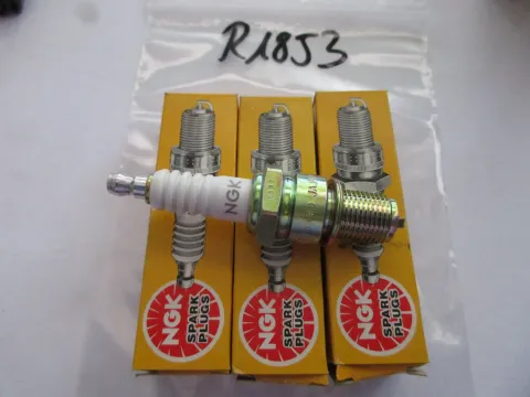 Background image for R1853 NGK B5ES BMW Kawasaki Zündkerzen Ø 14 mm 6410 Motor