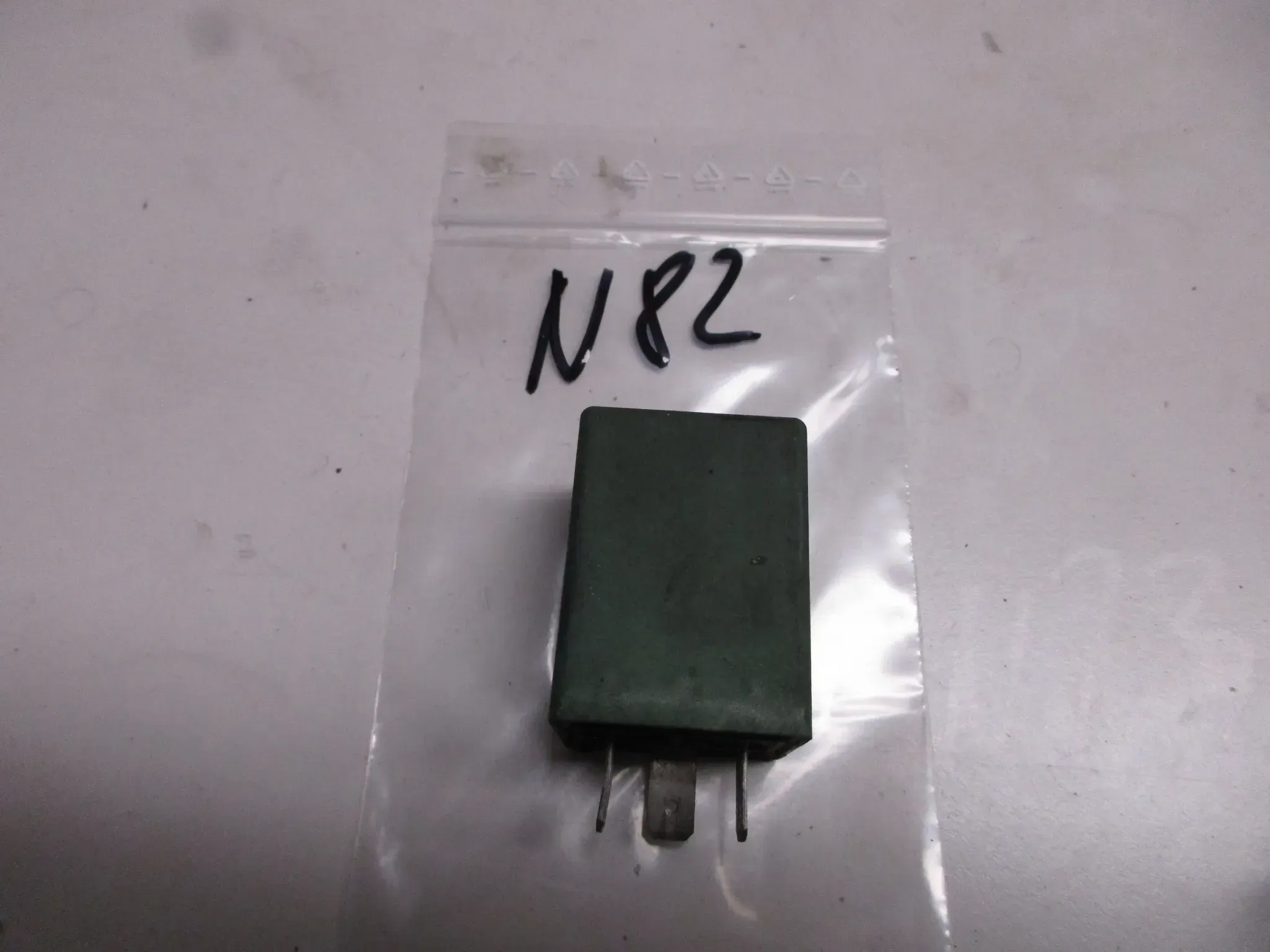 N82 BMW R80 RT GS R100 R75 Blinkerrelais 719010 Wehrle Relais 12V 5 W - Bild 1