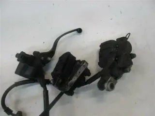 HONDA CBX 750 F RC17 BREMSSATTEL MIT BREMSPUMPE RECHTS LINKS HAUPTBREMSZYLINDER - Bild 3
