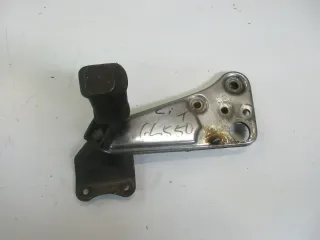 Suzuki GS 550 T Fußrastenhalter mit Fußraste hinten links Fußrastenbrücke - Bild 1