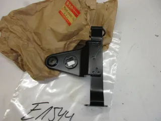 E1544. Suzuki GS 1000 Lampenhalter 51530-49000-291 vorne rechts Scheinwerferhalter - Bild 3