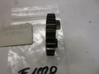 E1020. Suzuki RV 50 Getrieberitzel Getriebe 24221-22100 Motor 25 Z Zahnrad 4. Gang - Bild 4