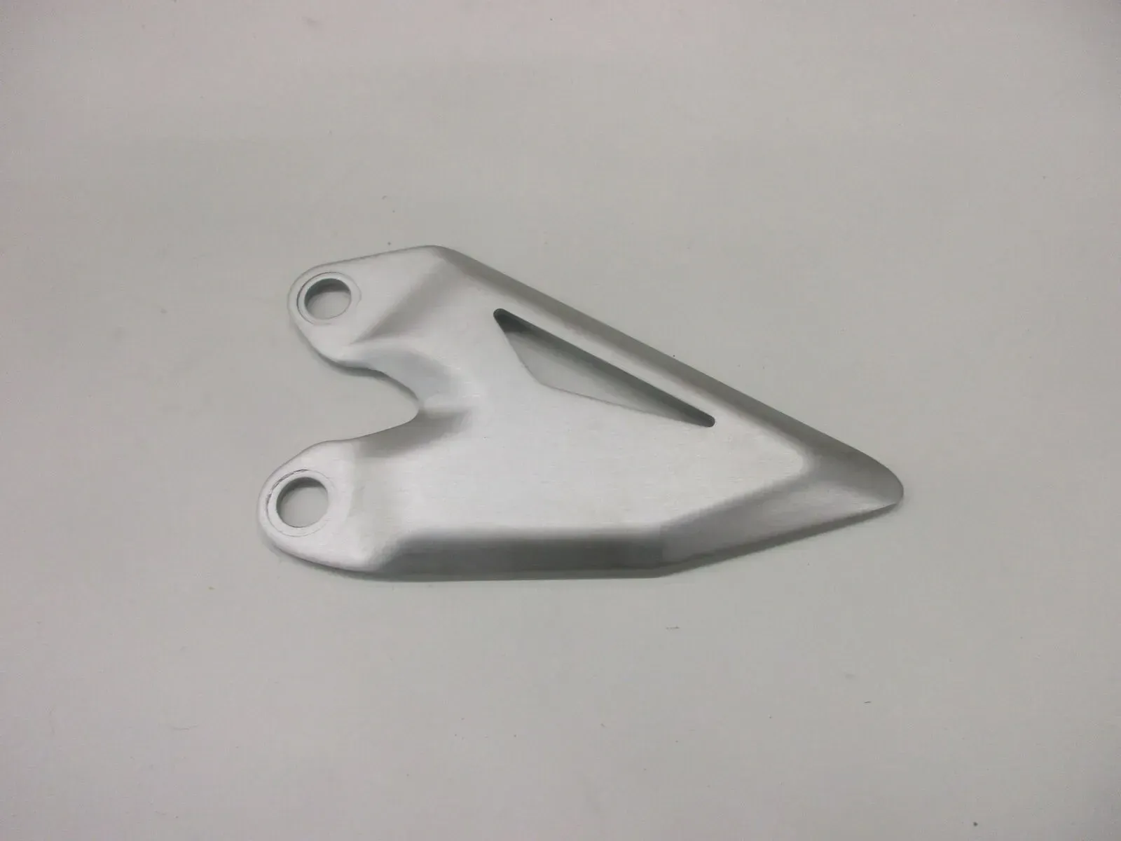 Fersenschutz rechts Fußraste Kawasaki Ninja 400 EX 400 G Fußrastenbrücke - Bild 1
