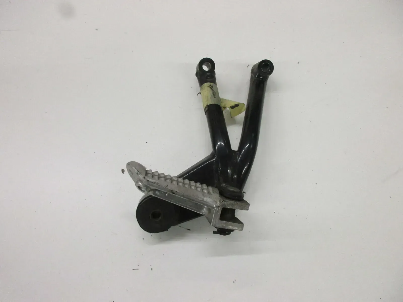 Suzuki RF 600 R GN 76 B Fußrastenhalter mit Fußraste 1 hinten rechts Soziusraste - Bild 1